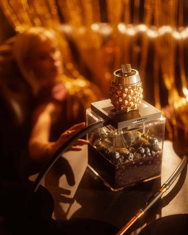 Hookah Hoob - Atom (Black / Gold components / Transparent Flask)